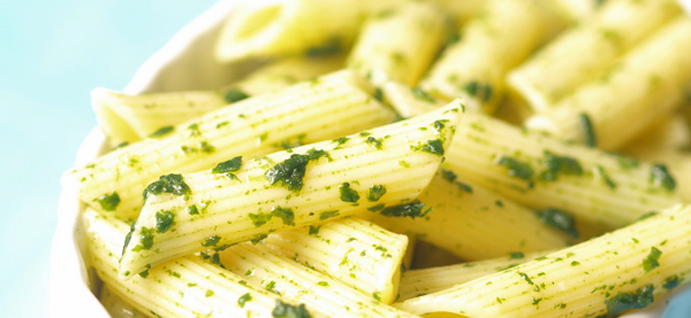 Integralne penne - pesto od bosiljka