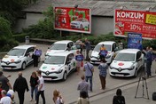 Pet najsretnijih korisnika Pika Kartice preuzelo ključeve novog Renault Clia